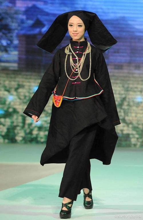 服裝搭配:民族服飾風(fēng)格穿搭技巧分享